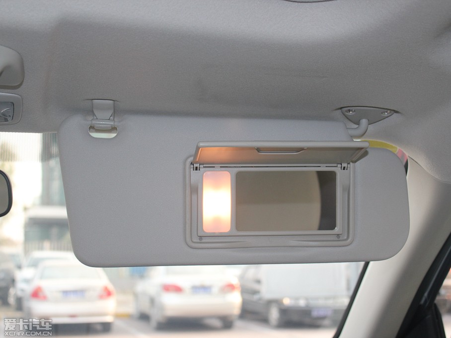 2011W{£Mڣ 2.0L CVTа