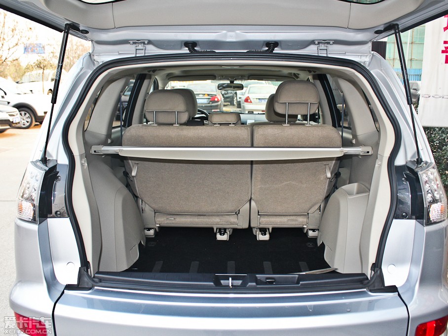 2011W{(ln)£M(jn)ڣ 2.0L CVTа