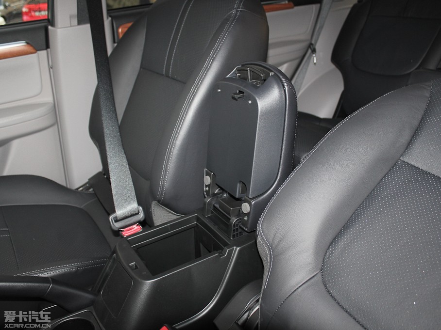 2011_ŕ(M(jn)) 3.0L A(do)