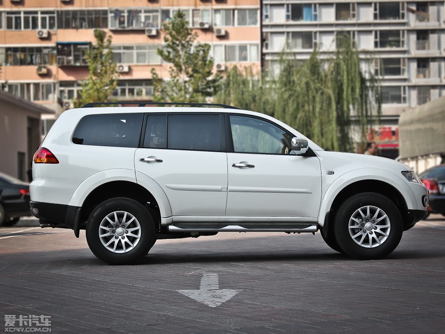 2011_ŕ(M(jn)) 3.0L A(do)