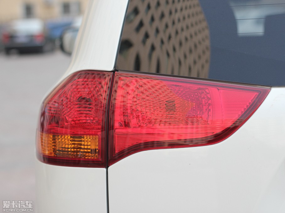 2011_ŕ(M(jn)) 3.0L A(do)