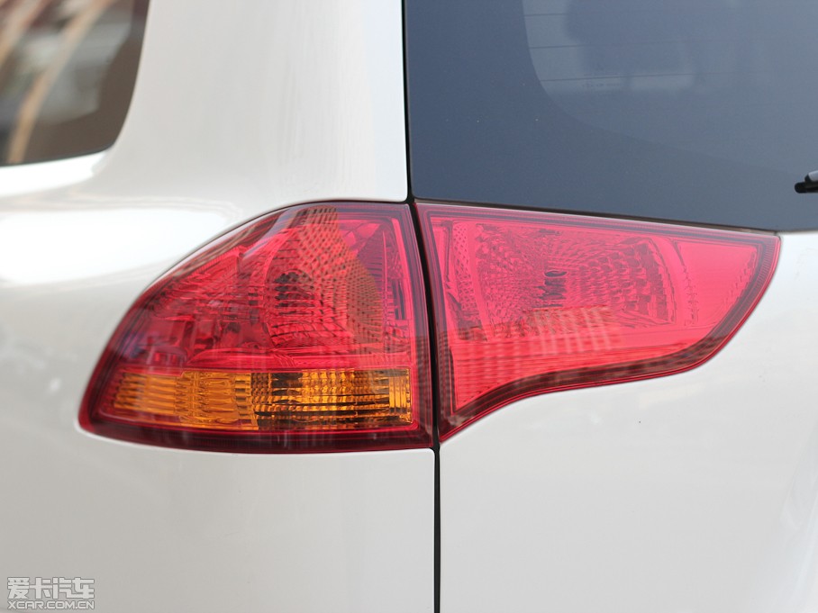 2011_ŕ(M(jn)) 3.0L A(do)