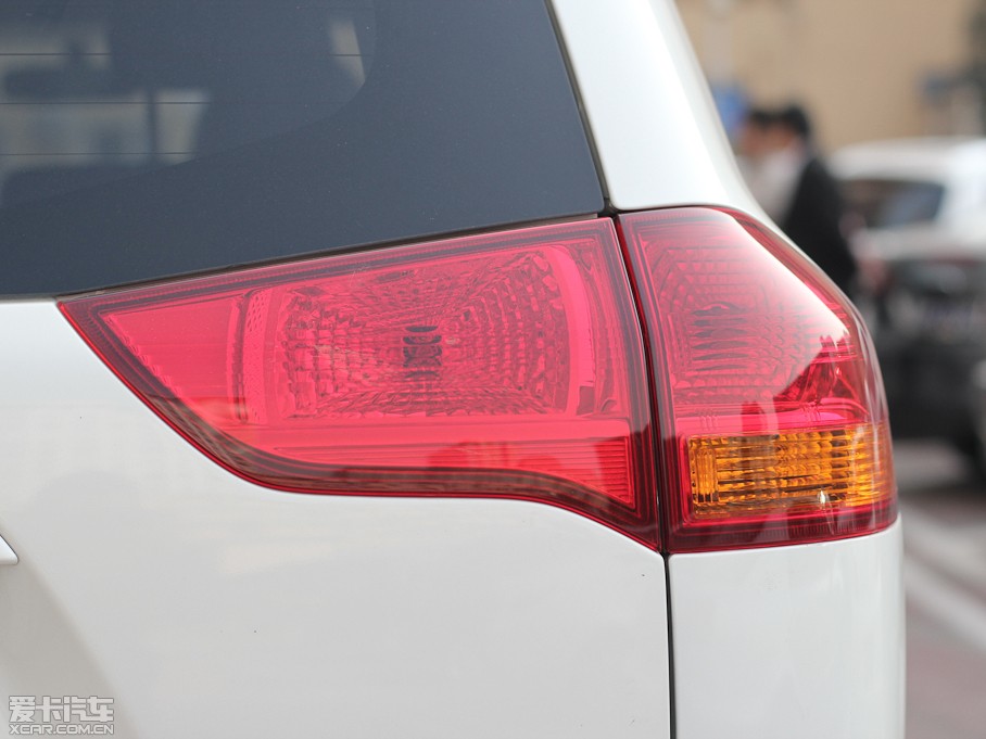 2011�������_���ŕ�(�M��) 3.0L ���A������