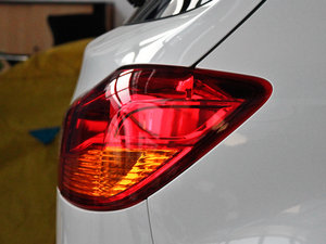 2012款2.0L CVT两驱炫逸导航版 细节外观