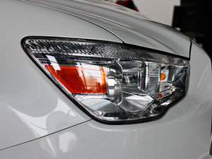 2012款2.0L CVT两驱炫逸导航版 细节外观