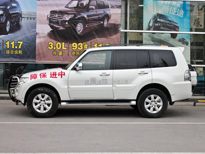 2012款3.0L 自动精英超越版 正侧（左）