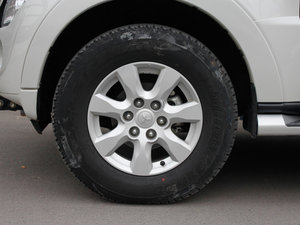 2012款3.0L 自动精英超越版 轮圈