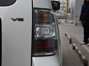 2012款3.0L 自动精英超越版 尾灯