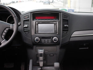 2012款3.0L 自动精英超越版 中控台