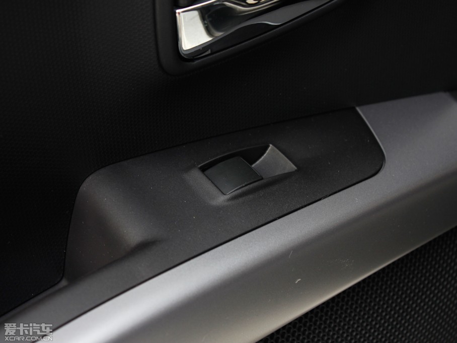 2012W{(ln)£M(jn)ڣ 2.0L CVTЌ(do)