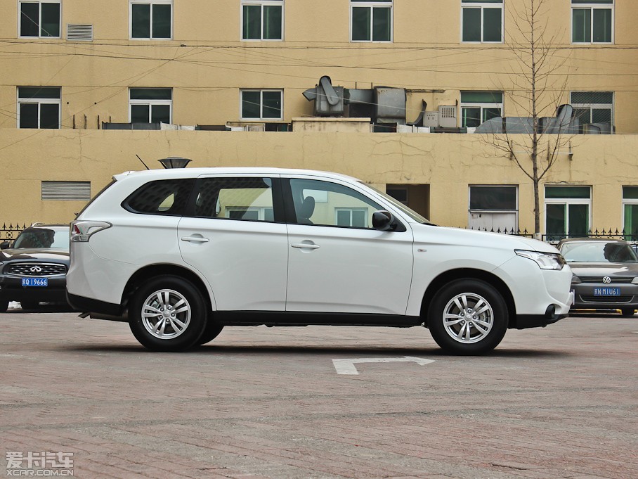 2013W{£Mڣ 2.0L \ӌ 5