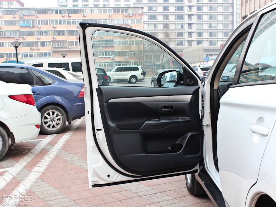 2013W{£Mڣ 2.0L \ӌ 5