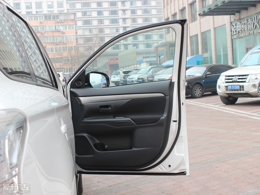 2013W{£Mڣ 2.0L \ӌ 5