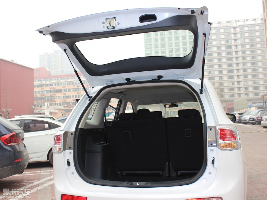 2013W{£Mڣ 2.0L \ӌ 5