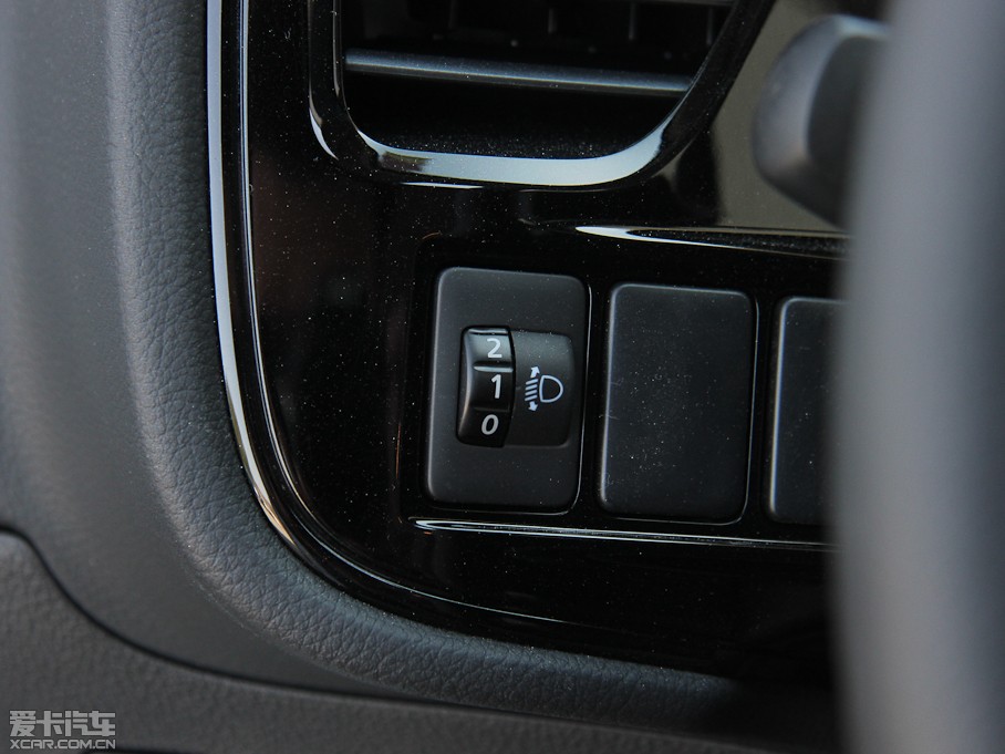 2013W{£Mڣ 2.0L 򌶼Ќ 5