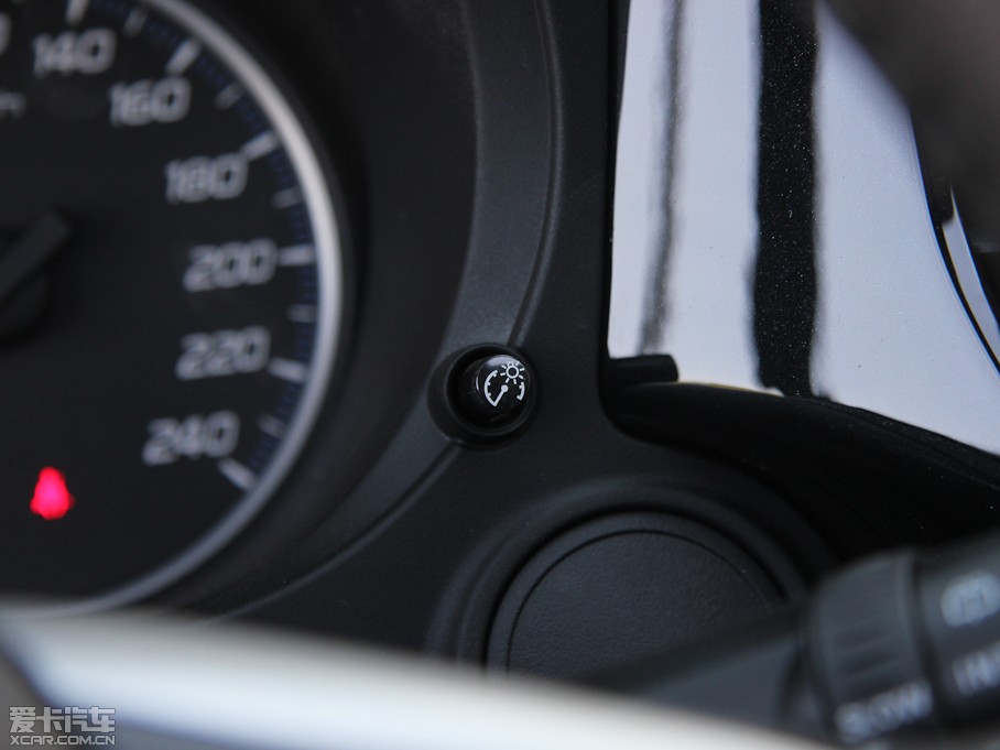 2013W{(ln)£M(jn)ڣ 2.0L (q)Ќ(do) 5