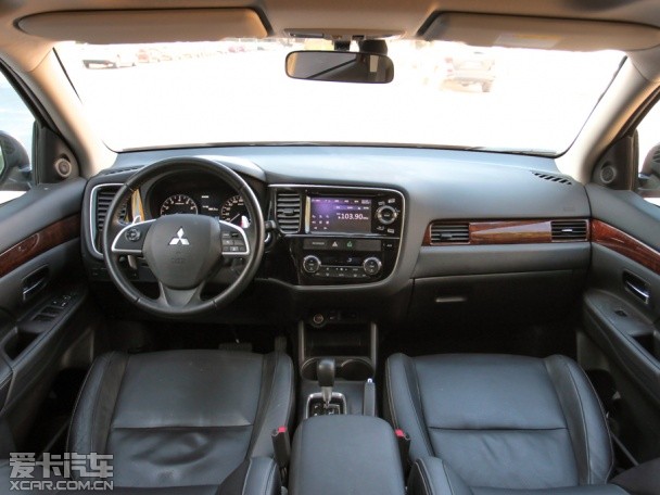 三菱2013款歐藍德