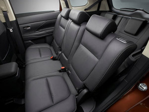 2013W{(ln)£M(jn)ڣ g