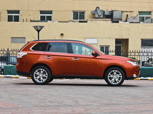 20132.4L 򌾫ӢGT 7 w^