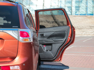 20132.4L 򌾫ӢGT 7 g