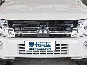 2014款3.0L 自动精英版 中网