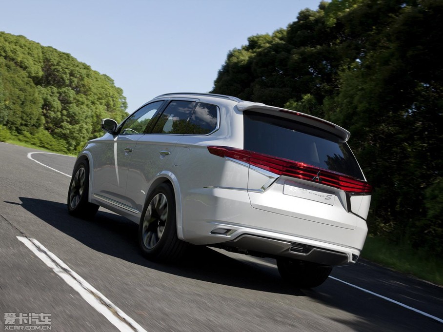 2014W{£Mڣ PHEV Concept-S