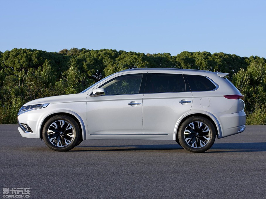 2014W{£Mڣ PHEV Concept-S