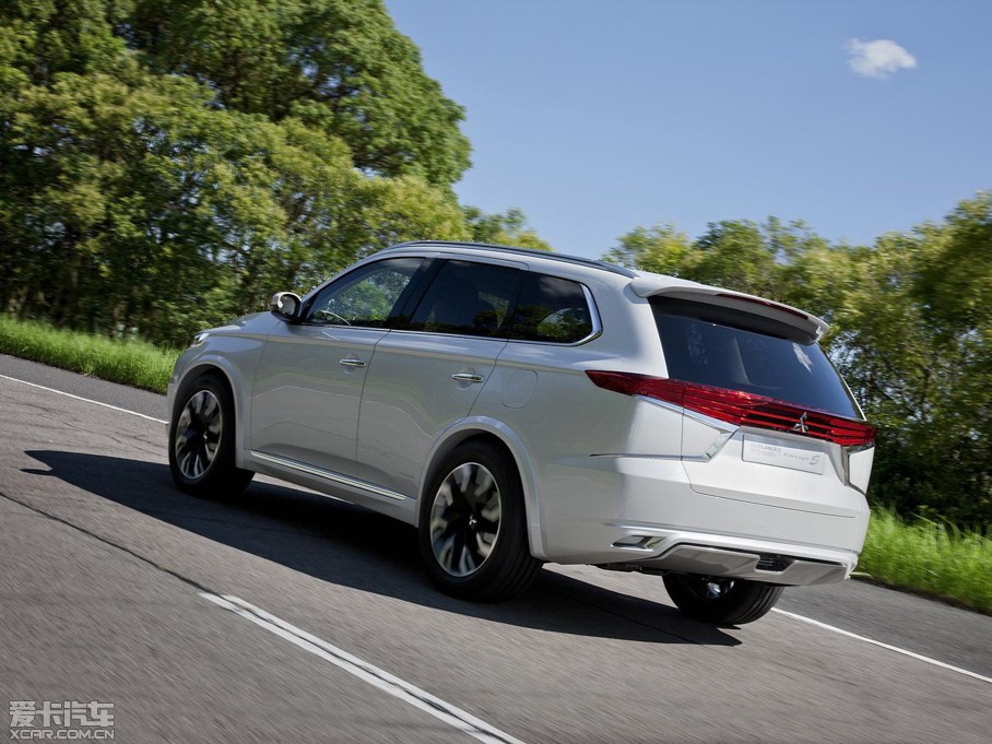 2014W{£Mڣ PHEV Concept-S