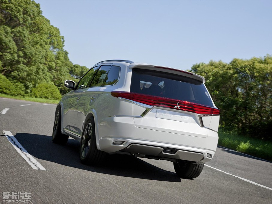 2014W{£Mڣ PHEV Concept-S