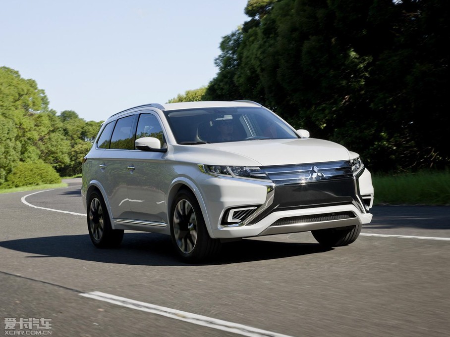 2014W{£Mڣ PHEV Concept-S