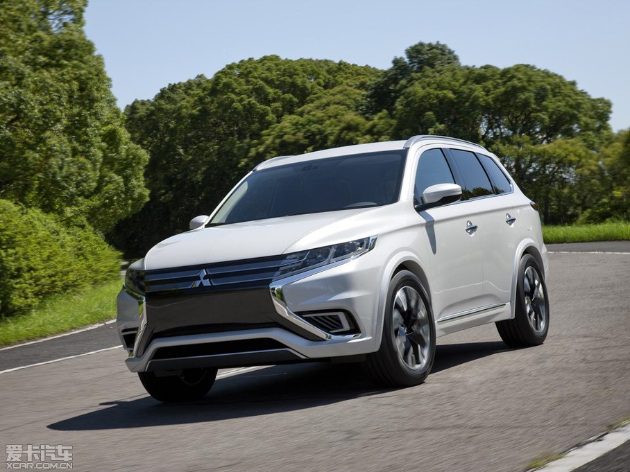 2014W{£Mڣ PHEV Concept-S