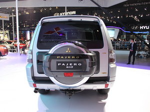 2015款3.0L 精英超越版 国V 整体外观
