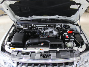 2015款3.0L 精英超越版 国V 发动机