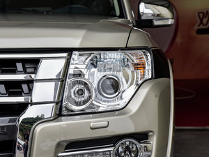2015款3.0L 精英版 国IV 大灯