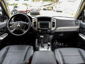 2015款3.0L 精英版 国IV 内饰全景