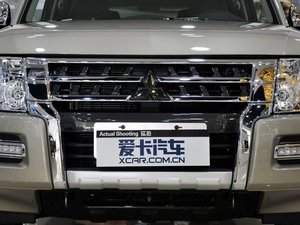 2015款3.0L 精英超越版 国IV 中网