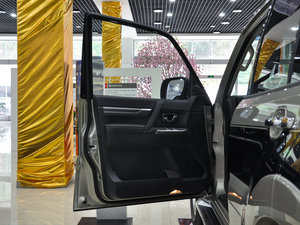 2015款3.0L 精英超越版 国IV 驾驶位车门