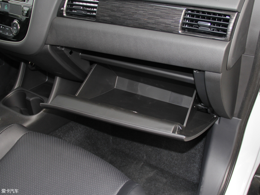 2016W{(ln)£M(jn)ڣ 2.4L (q)Ӣ 5