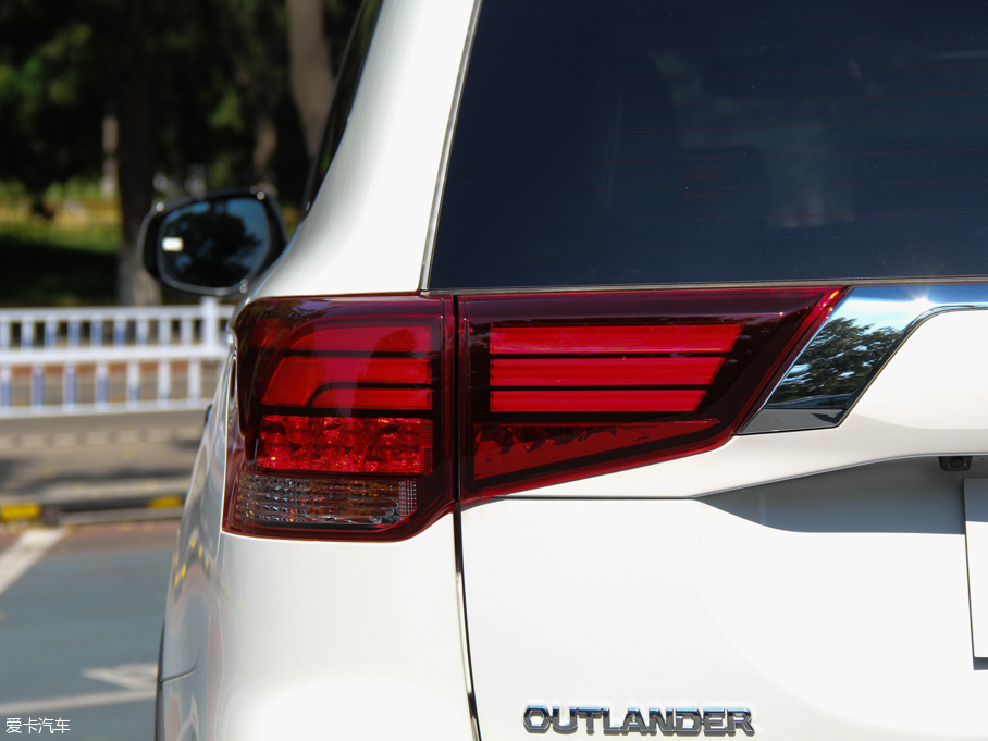 2016W{£Mڣ 2.4L 򌾫Ӣ 7