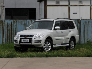 2016款3.0L 自动尊贵版 国V 左前45度