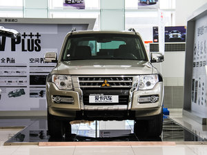 2016款3.0L 自动尊贵版 国V 正前
