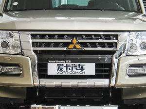2016款3.0L 自动尊贵版 国V 中网