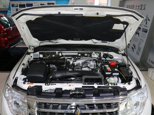 2018款3.0L 自动尊贵版 发动机