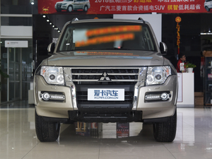 2018款3.0L 自动舒适版 正前