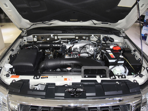 2018款3.0L 自动舒适版 发动机