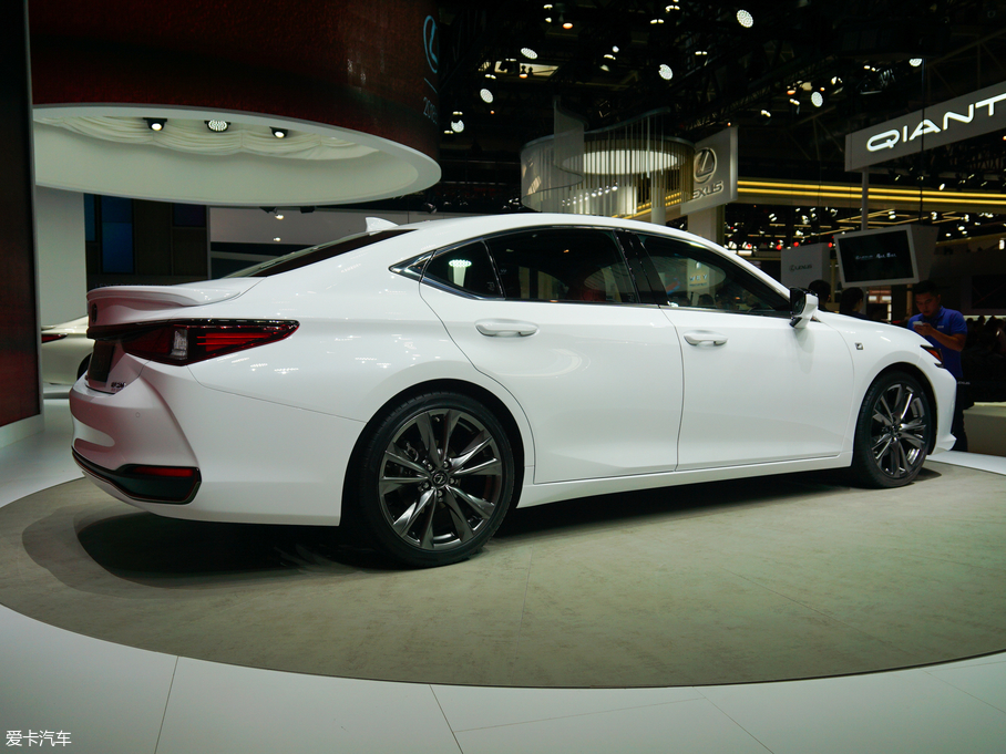 2018׿_˹ES 260 F SPORT V