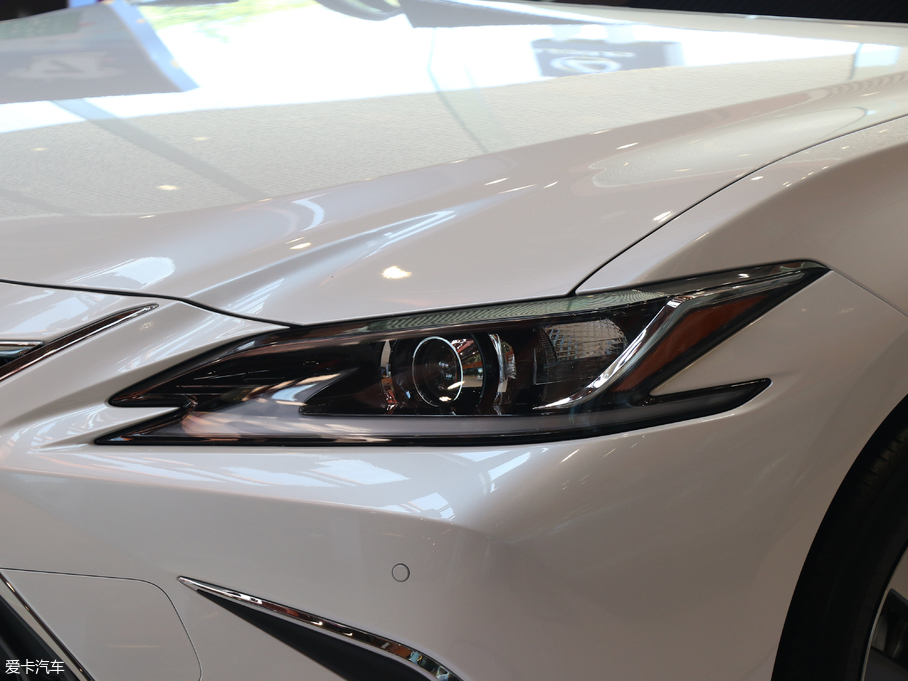 2018׿_˹ES 260 ׿Խ V