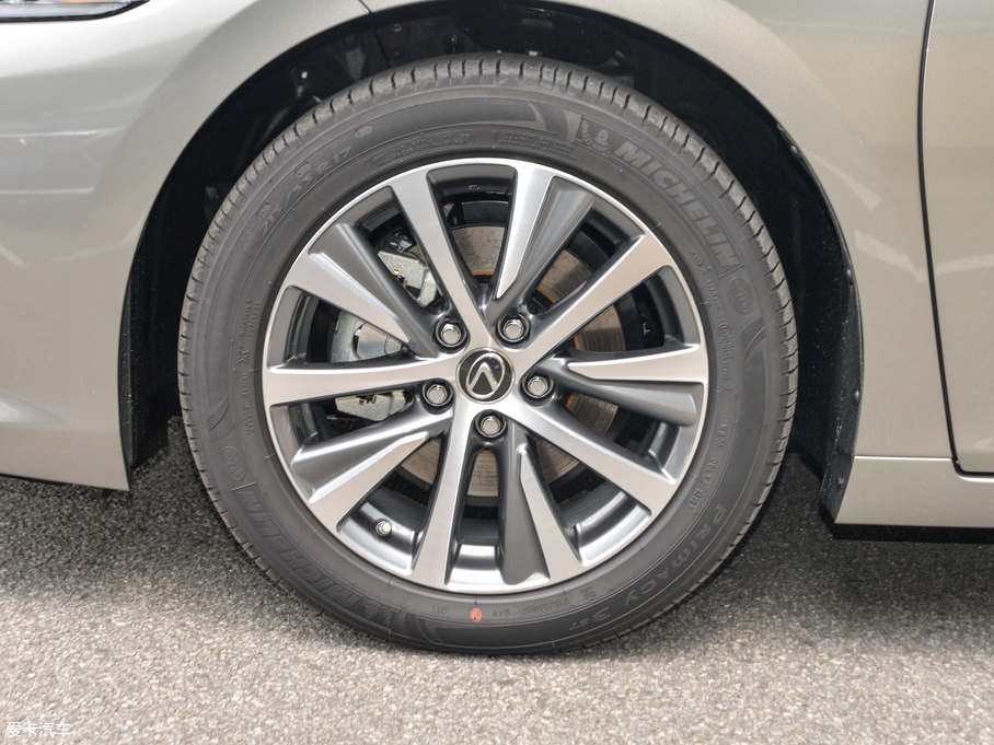 2018׿_˹ES 300h ׿Խ V