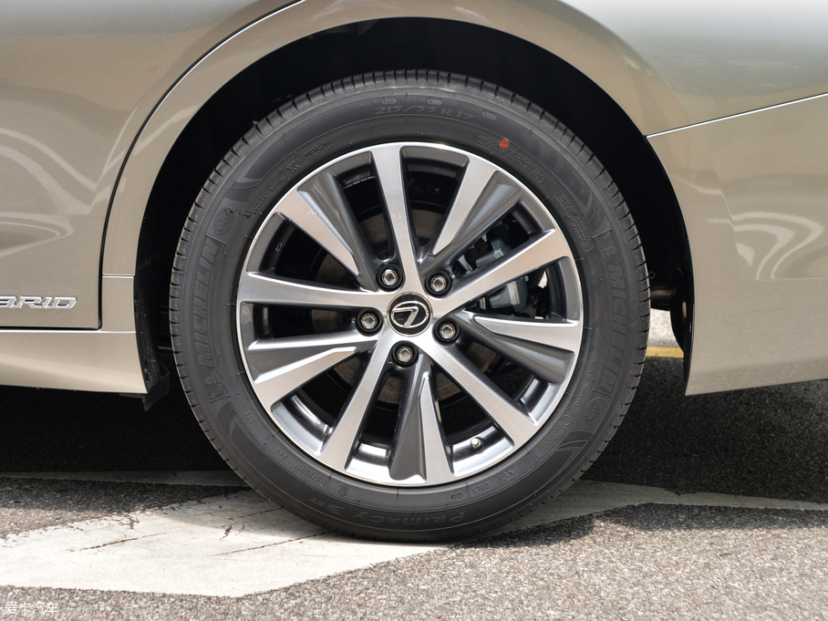 2018׿_˹ES 300h ׿Խ V