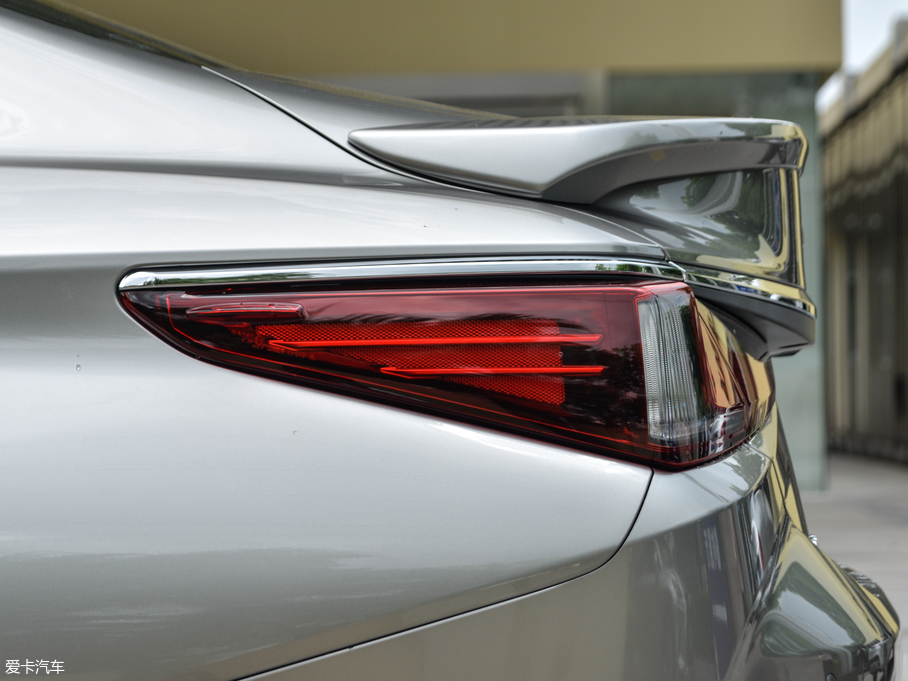 2018׿_˹ES 300h ׿Խ V